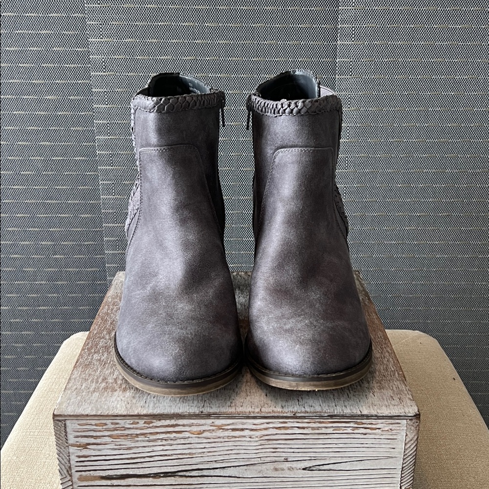 MIA Side Zip Ankle Booties - Picture 3 of 9